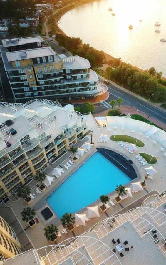 Base Holidays - Ettalong Beach Premium Apartments Экстерьер фото