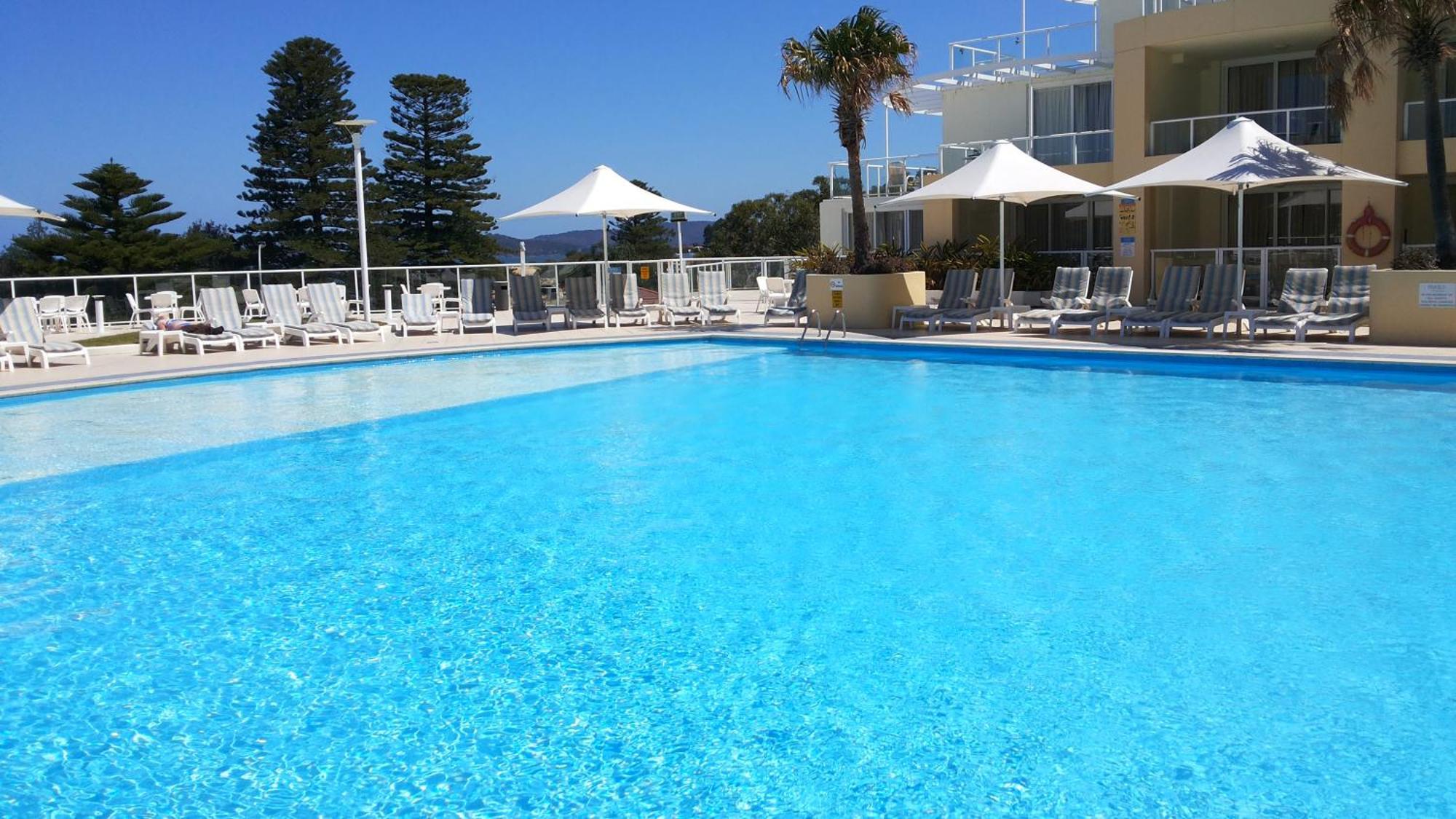 Base Holidays - Ettalong Beach Premium Apartments Экстерьер фото