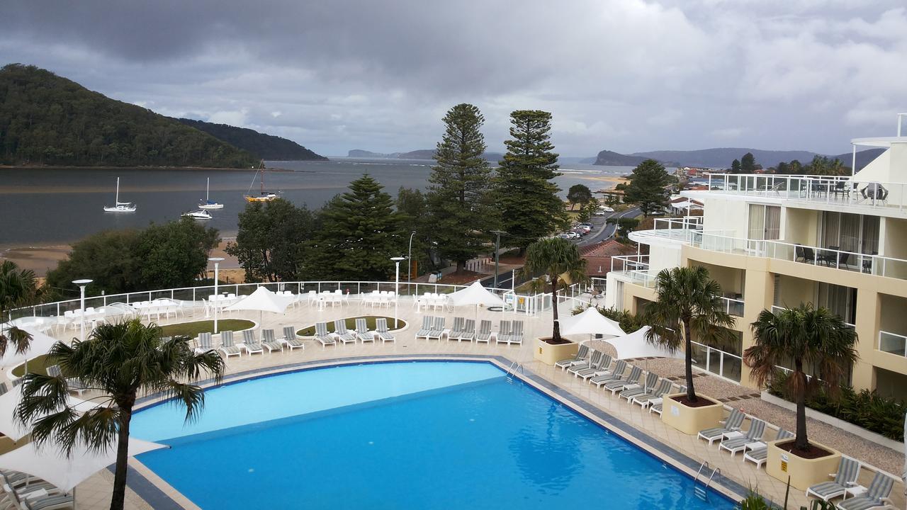 Base Holidays - Ettalong Beach Premium Apartments Экстерьер фото