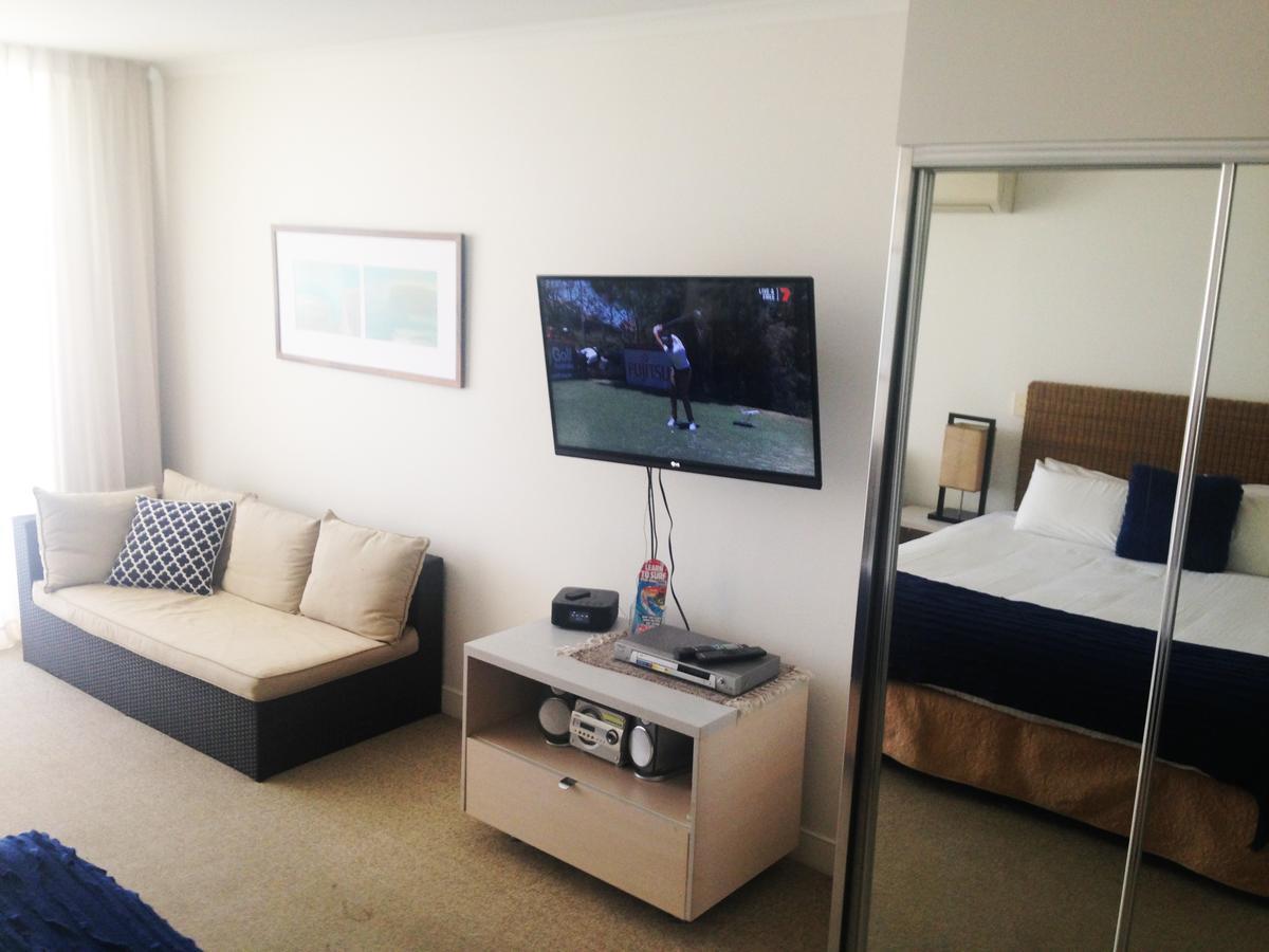 Base Holidays - Ettalong Beach Premium Apartments Экстерьер фото