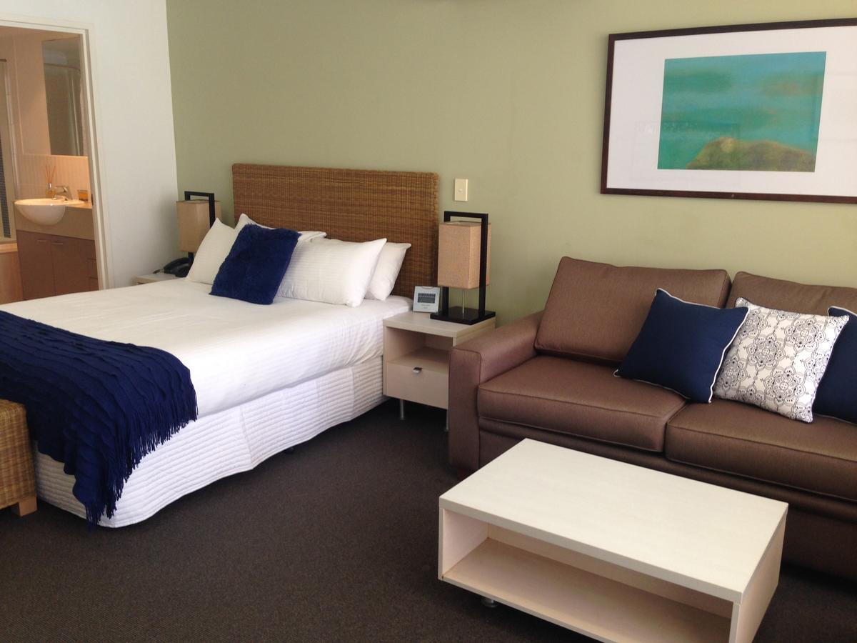 Base Holidays - Ettalong Beach Premium Apartments Экстерьер фото