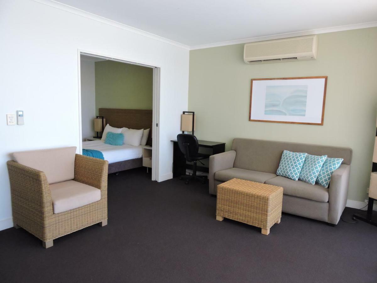 Base Holidays - Ettalong Beach Premium Apartments Экстерьер фото